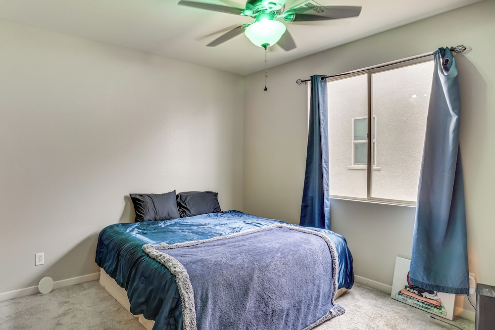 11 Mi to the Strip: Quiet Home in North Las Vegas