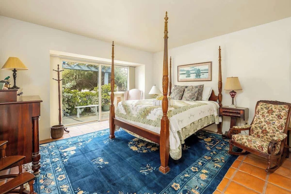 4 Bedroom With Pool in Oceanside
