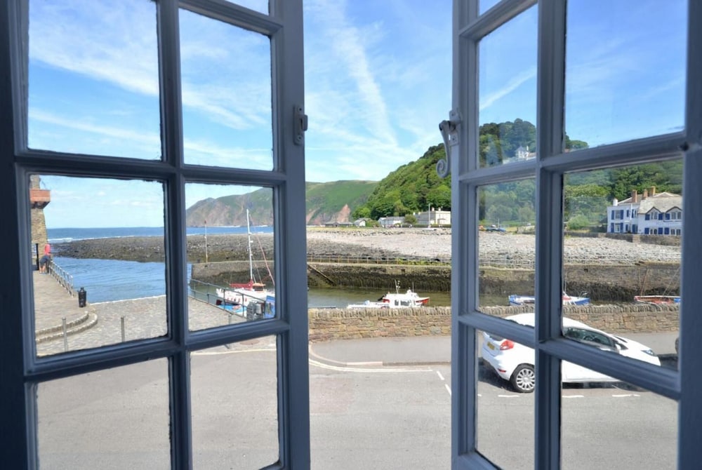Lynmouth Vacations - Superb Sea View Apartment - Property Image 7