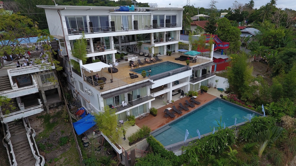 Ocean Suites Boutique Hotel