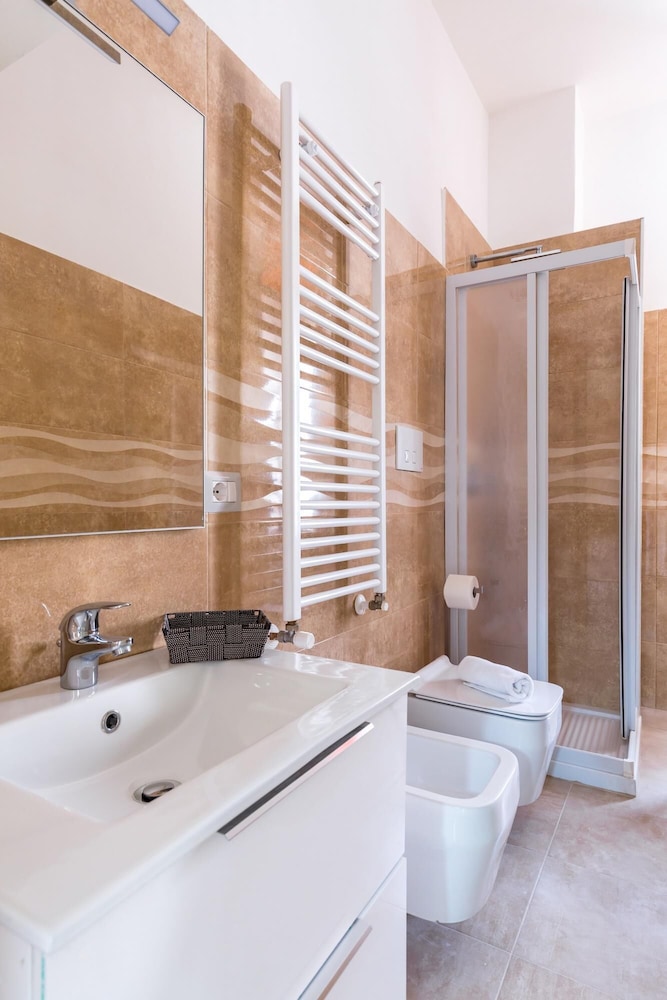 Emanuele III - 4 Bedroom Apartment