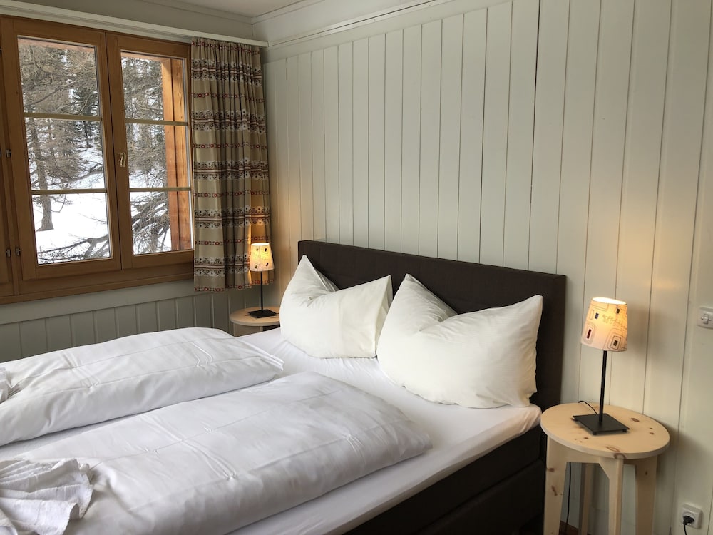 Spinas Gasthaus Val Bever - Hostel