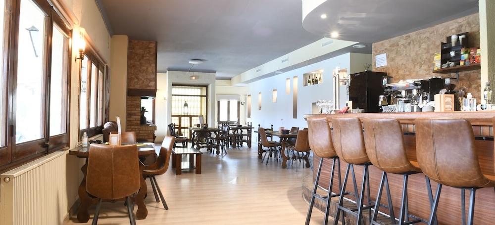 Hostal Mega Darnius view 5