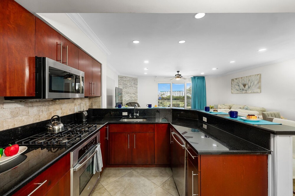 Private Jacuzzi Resort Amenities Close 2 Beach