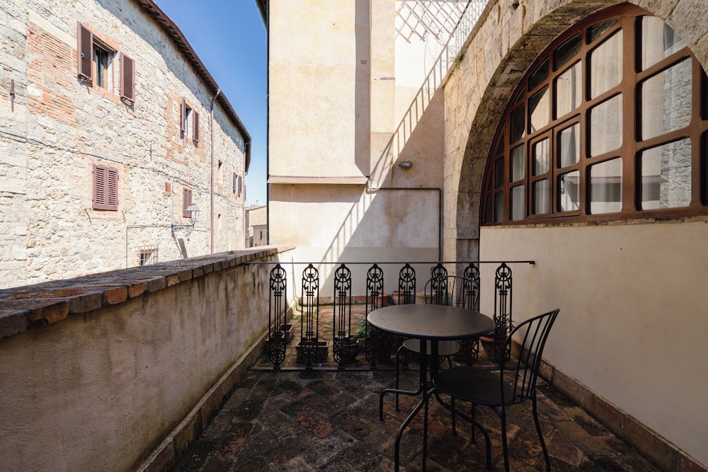 Mensano Old Town Apartment