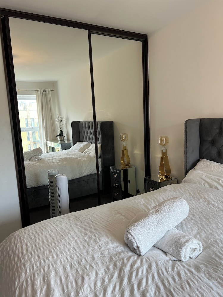 Stunning 1-bed Apartment in Dartford view 4