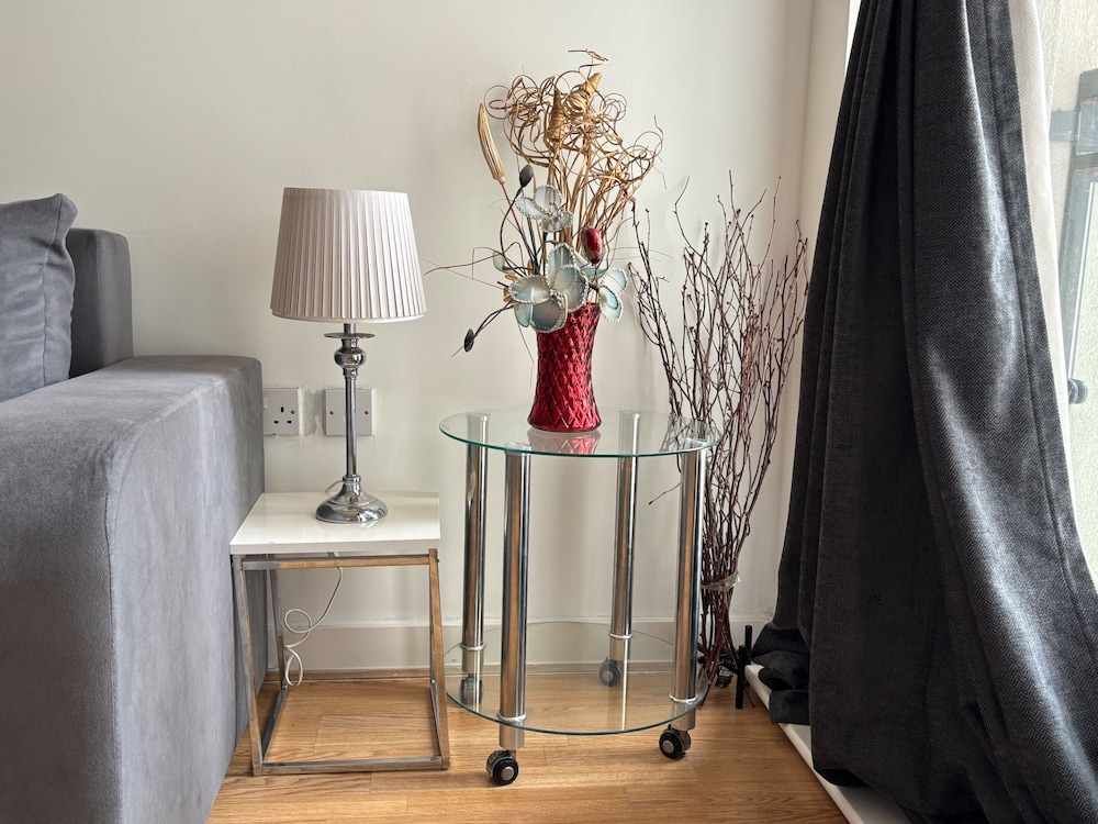 Pet Friendly - 4 Guests - Free Parking