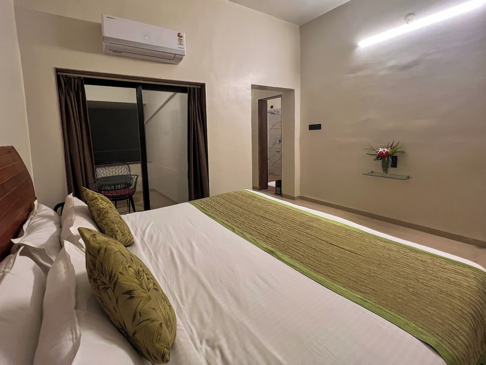 Yash Resort