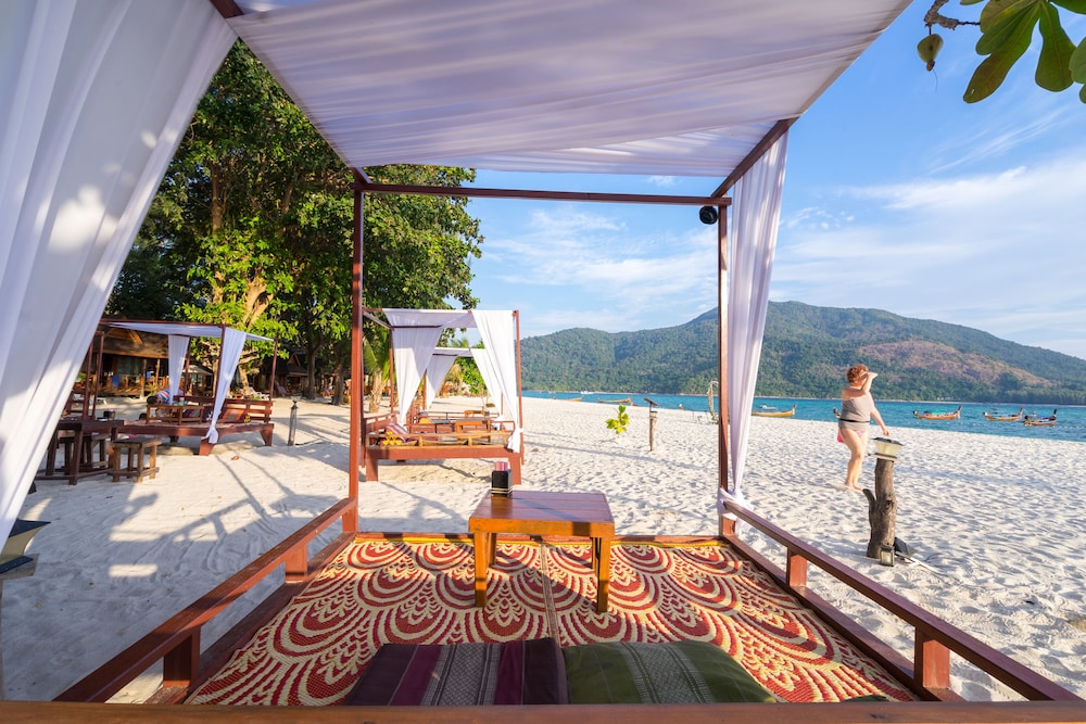 Lipe Beach Resort