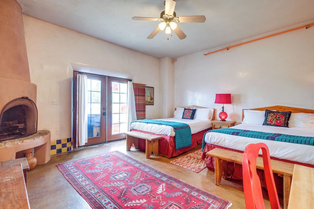 Los Cerrillos Hillside Hacienda on 65 Acres! view 5