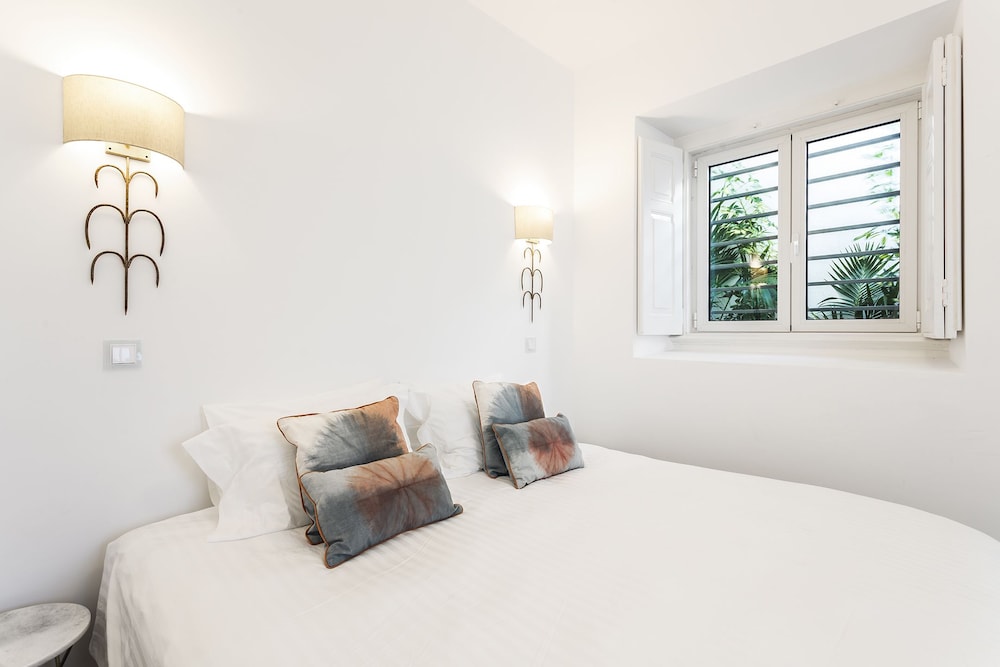 Chalet Estoril Luxury Apartments