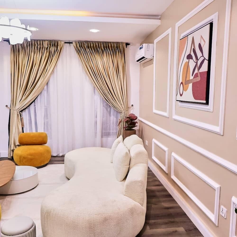 Purple Lavender Court Apartment