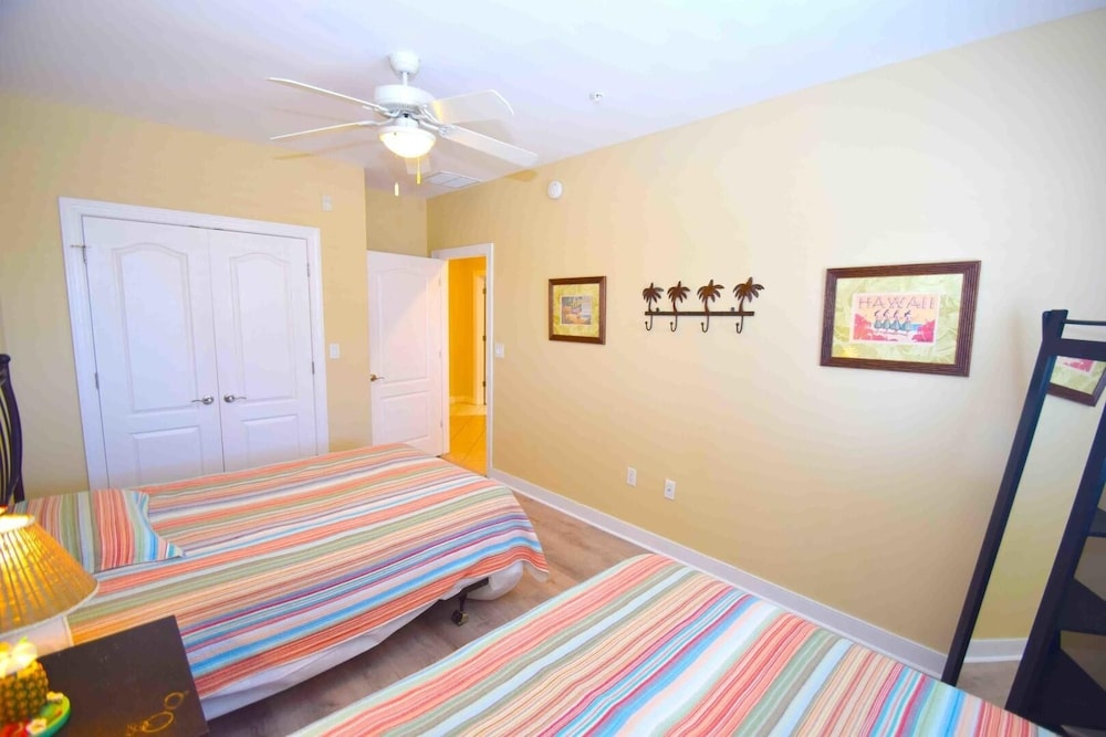 Mariner's Watch 404 4 Bedroom Condo by RedAwning view 4