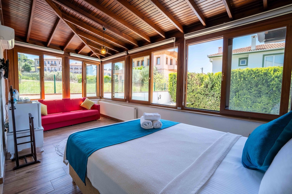 Cunda Giritlioğlu Otel Yetişkinlere Özel +12 - Image 12