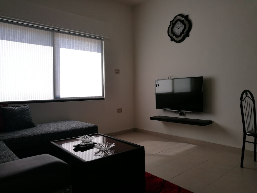 Cozy Dair Ghbar Apartments