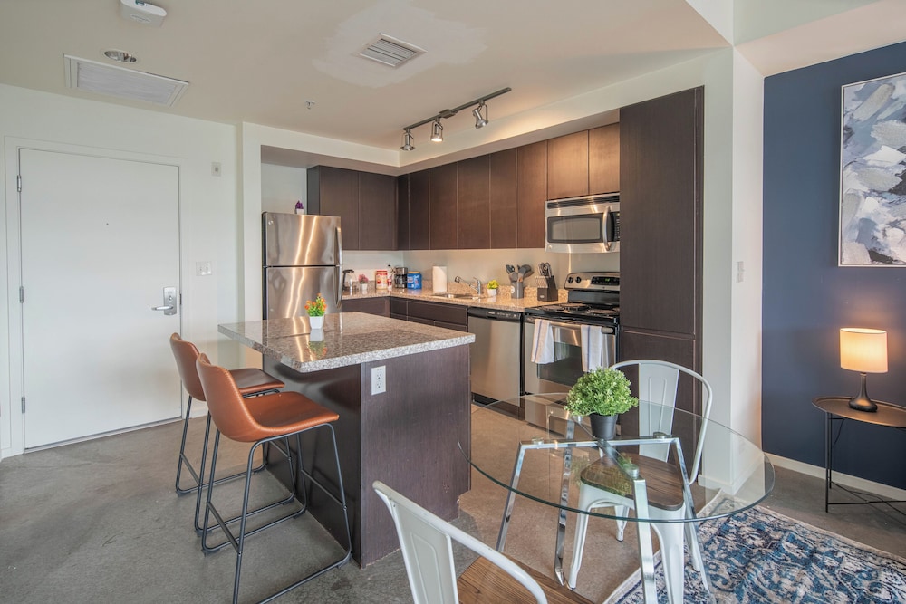 ROVE LIVING/KL - Roosevelt Point