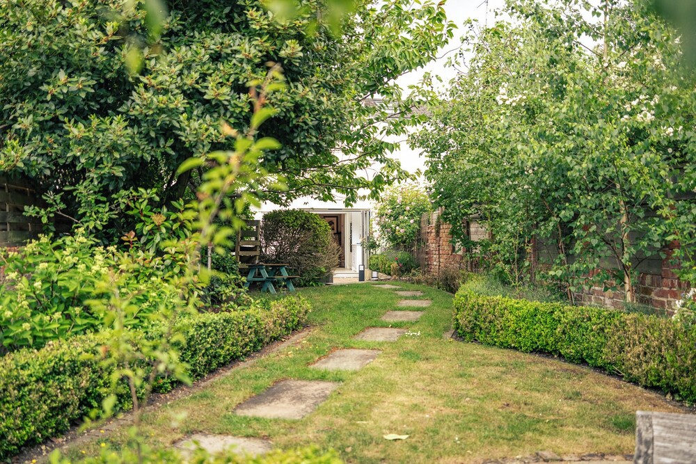 Stylish Townhouse Annexe Cheltenham