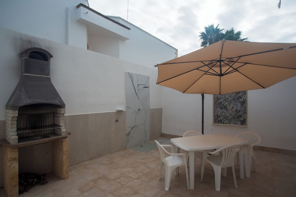 Casa Arianna, Apartment a few Steps From the sea view 4
