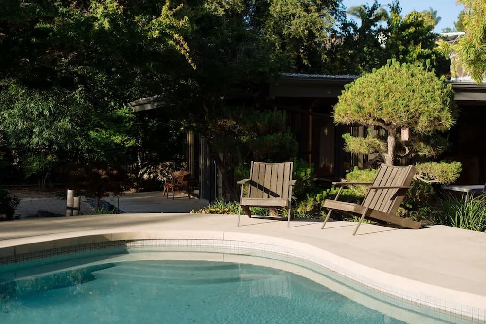 Zen Mountain Getaway w a Pool Hot Tub 5 Beds