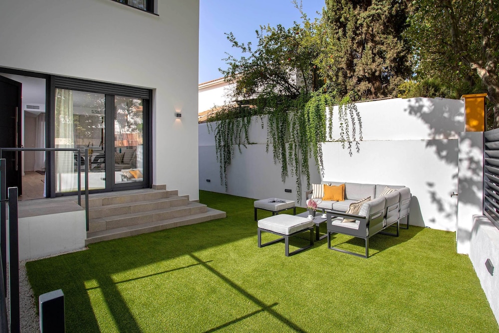 Amazing Studio With Large Terrace Pool and Parking Arruzafa II