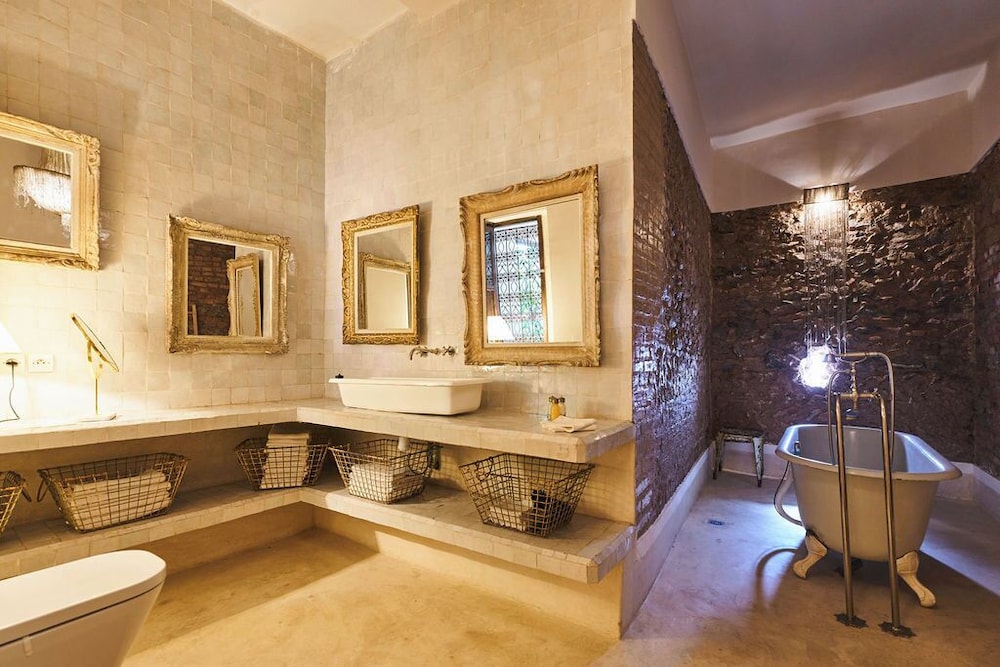 RIAD YLHA