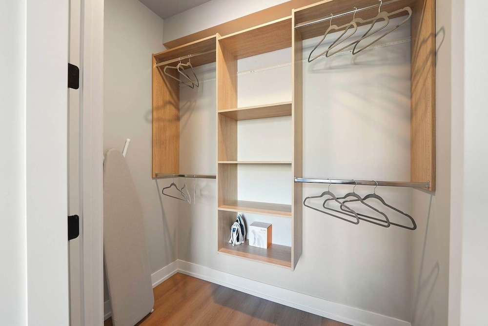 Chicago Modern Condo 2br2ba Balcony Free Park