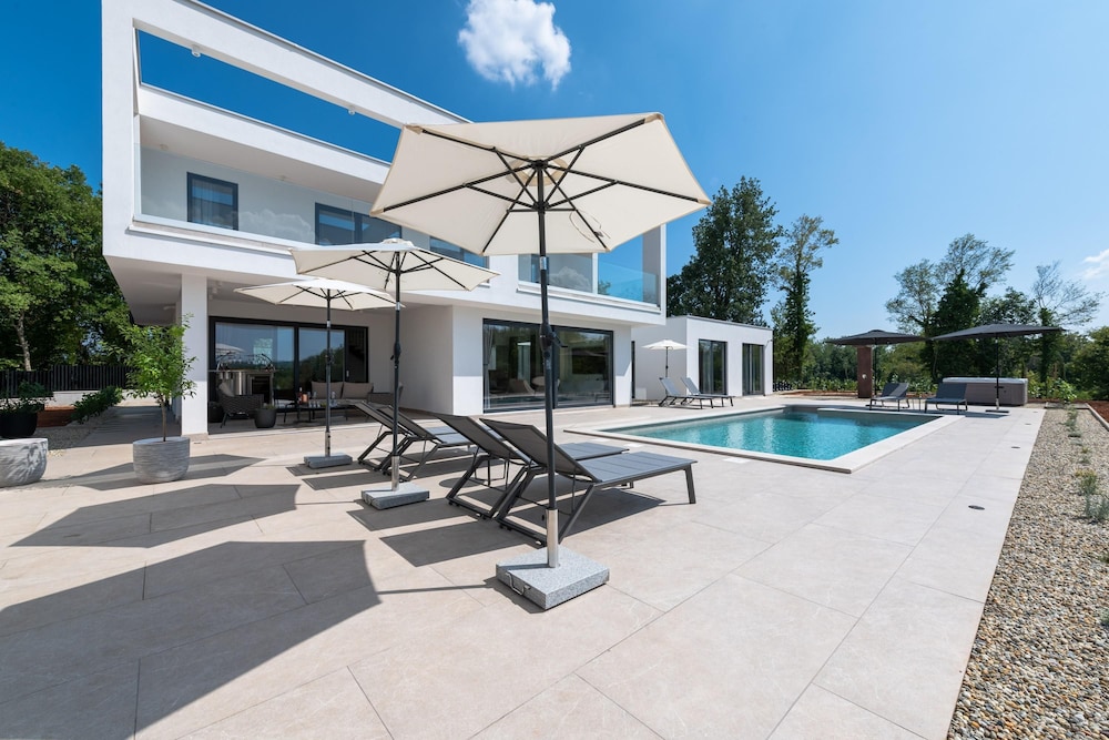 Luxury Villa Sonia With Wellness Gym