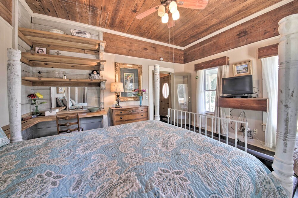 Home w/ Large Deck & BBQ Grill in New Braunfels view 4