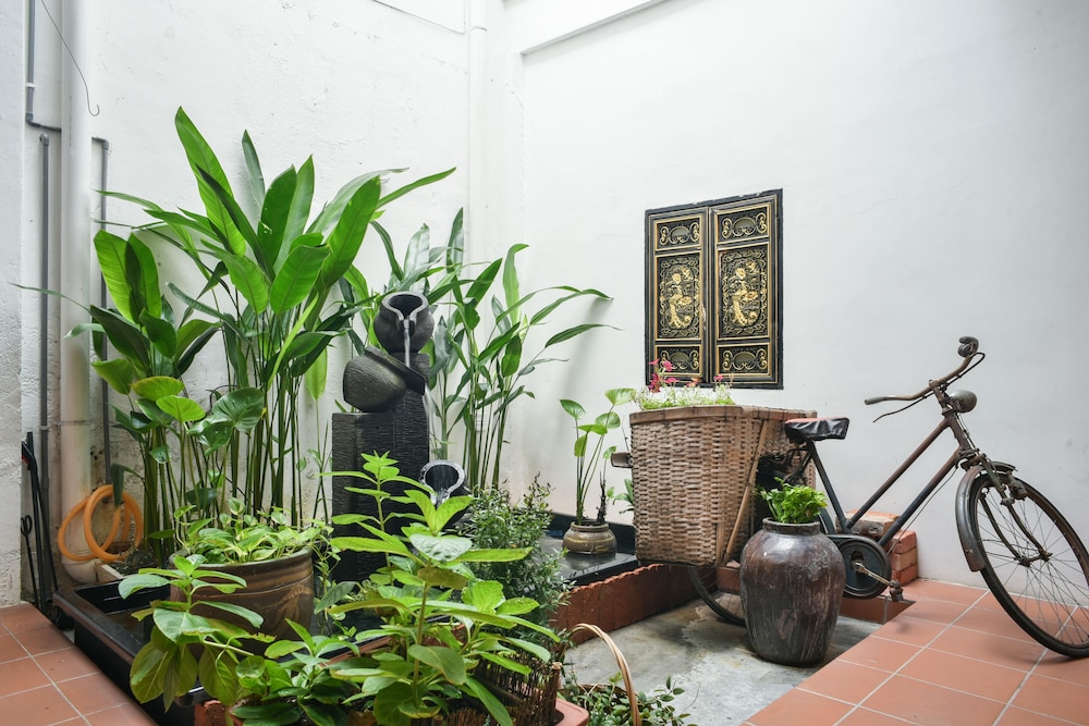 Ohana House HQ