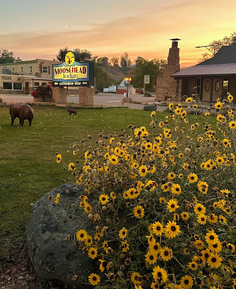 Moosehead Lodge & Cabins