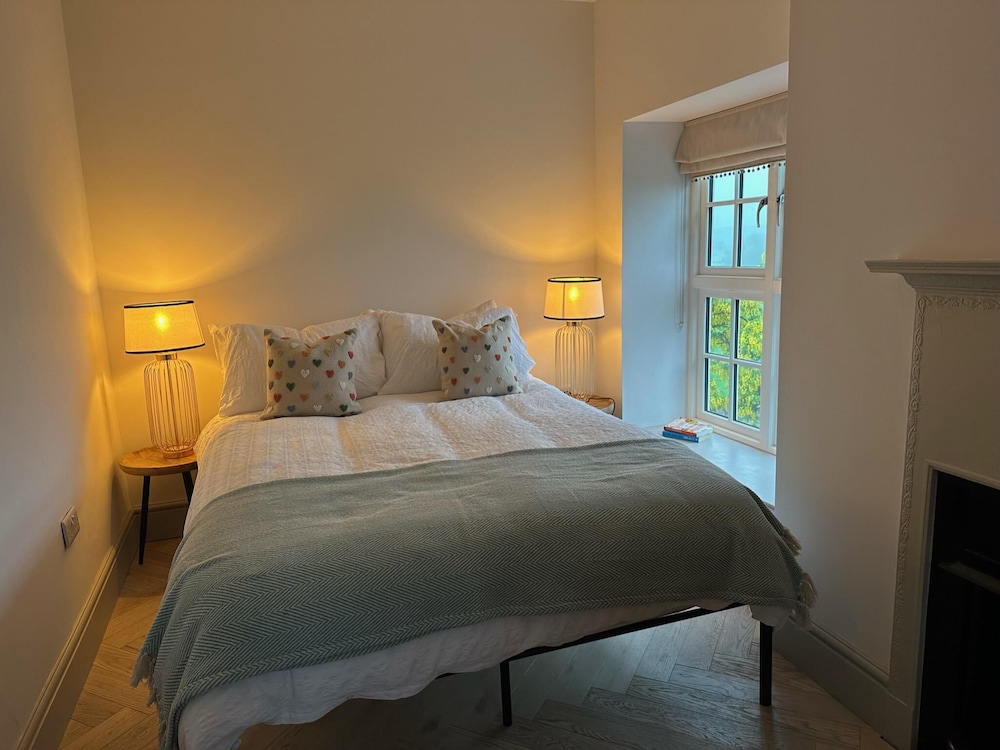 Luxury Northumberland Cottage Near Beach Sleeps 8 view 2