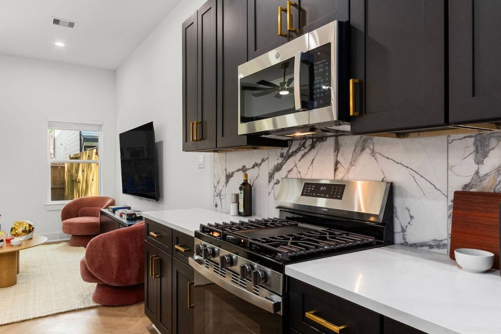 Chic 4BR Getaway Near NRG TMC
