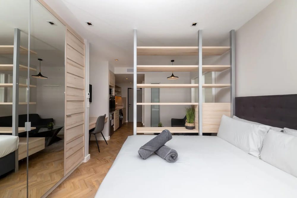 Modern, Central and Secure Studio Apartment Cape Town view 5