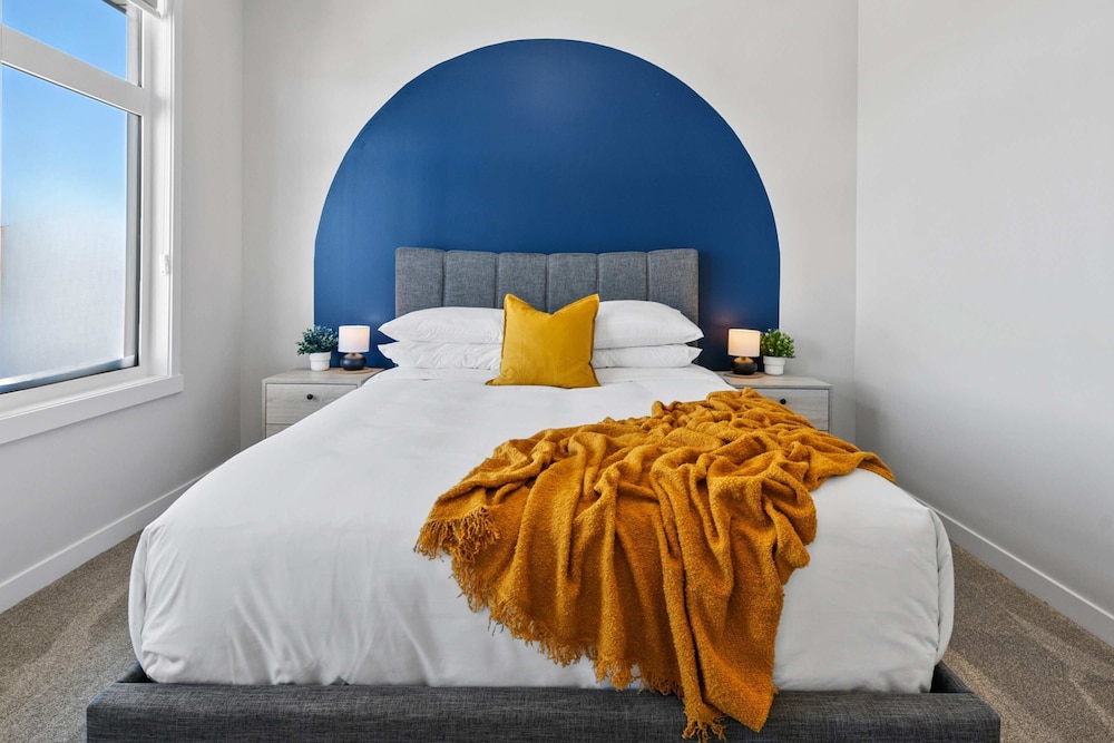The Belmont Luxury NEW Home Free Indoorparking