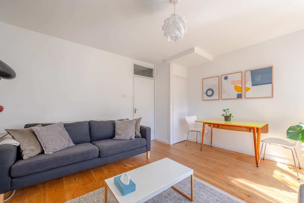 Lovely 2BD House With Garden - Islington