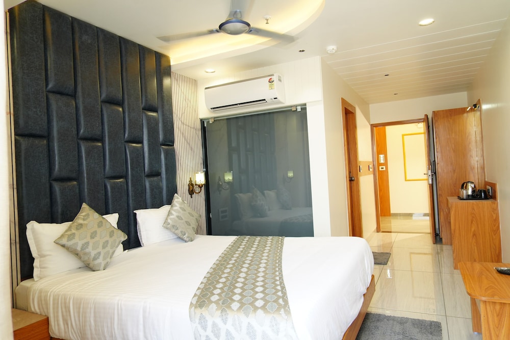 HOTEL BHAGYALAXMI LUXURY INN