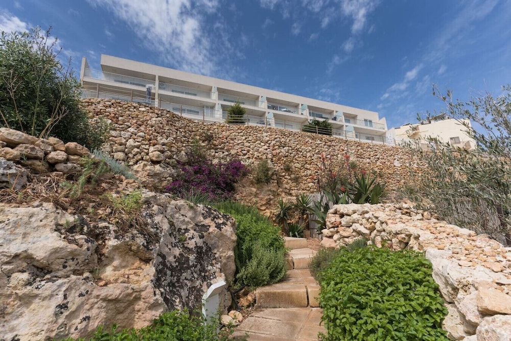 Property With Pool Access - Xaghra Near Marsalforn