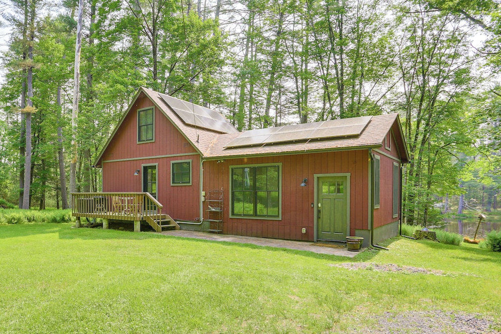 Waterfront Studio w/ Loft & Dock Near Narrowsburg!