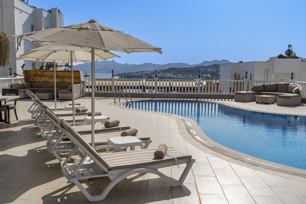 Queen Boutique Hotel - Image 14