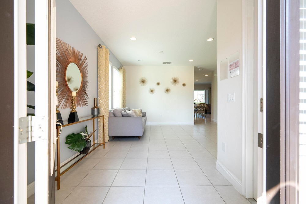510 BS - 5BD Elegant Escape: Private Haven