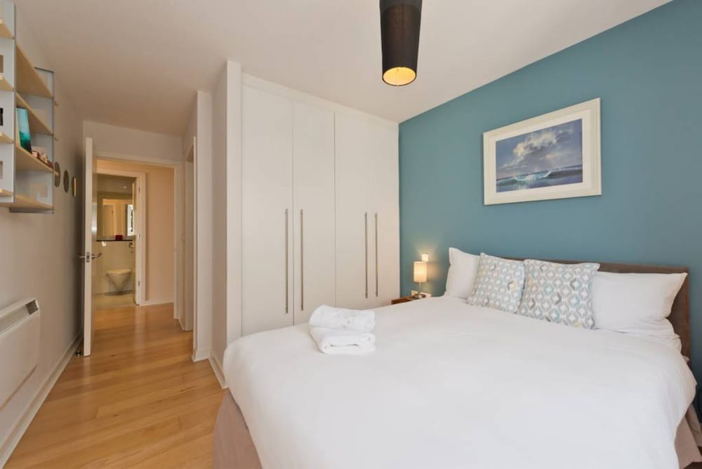 Modern, City Centre 3 Bedroom Apartment