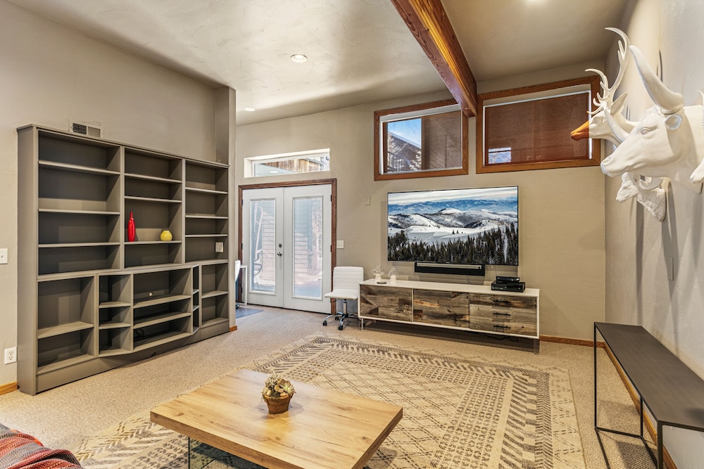 2060 Solamere Drive - Four Bedroom Home 4 Condo