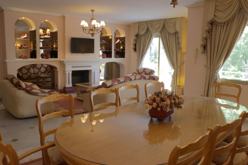 lounge