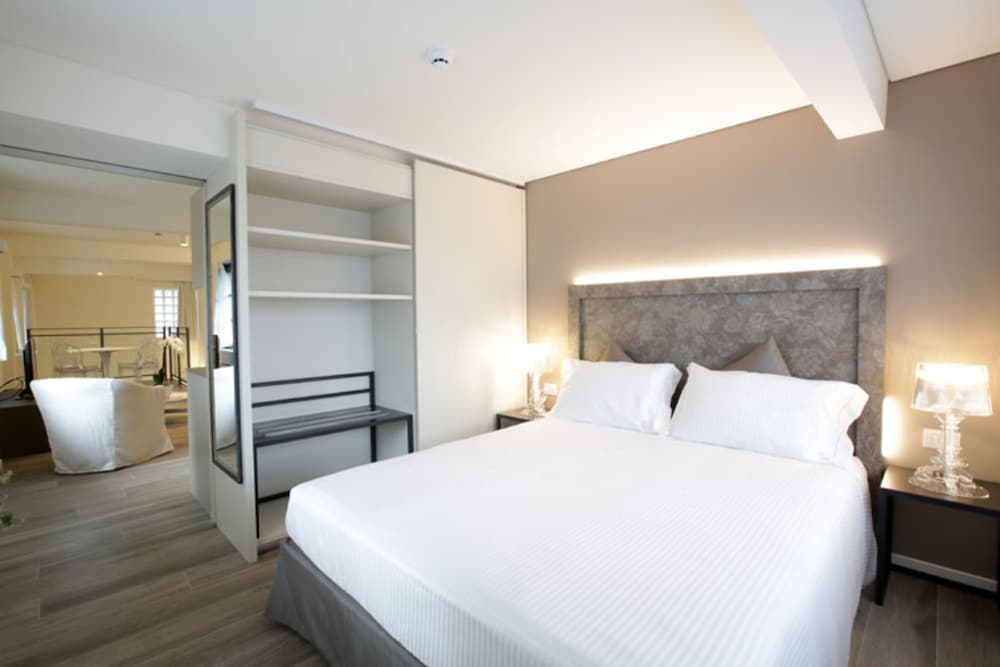Villa Liberty - Lake Como Rooms & SPA