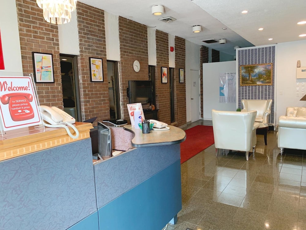 7 West Motel