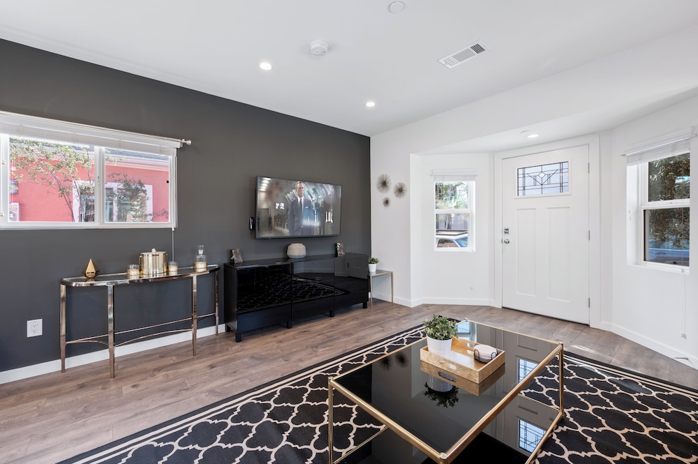 The Gower Street Bungalows by AvantStay