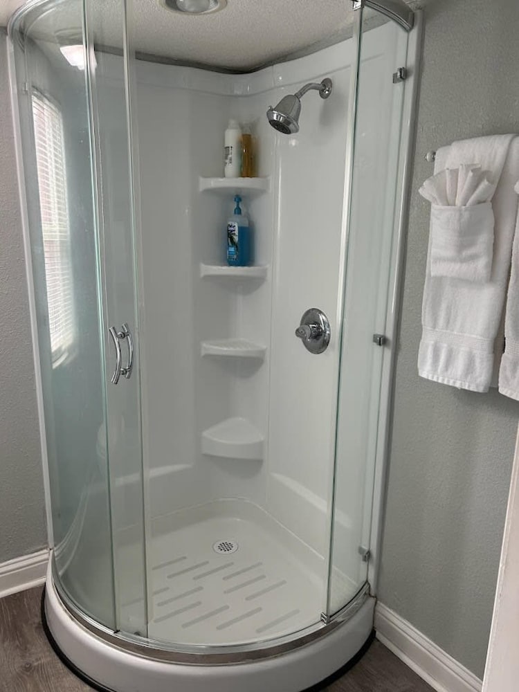 Oceanview Cabin 23 w Jacuzzi Remarkable Views