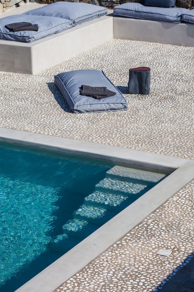 Myconian Platinum Villas