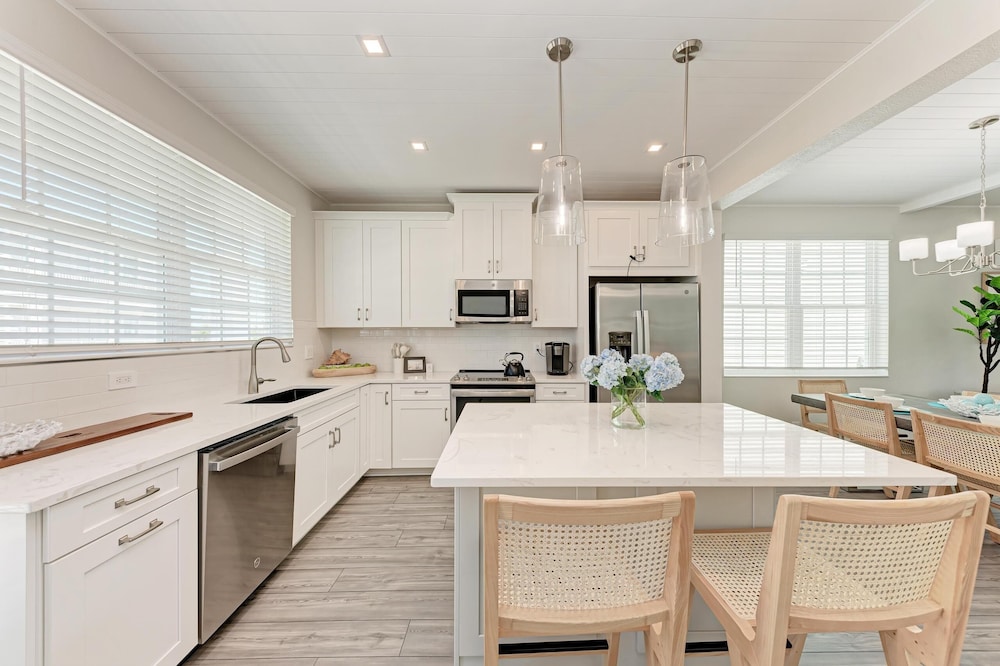 Sweet & Salty Beach House 3 Bedroom Home