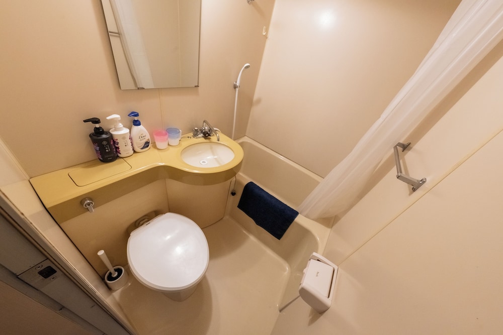 Namba West 5 connecting room